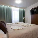 Wx Hotel 3*