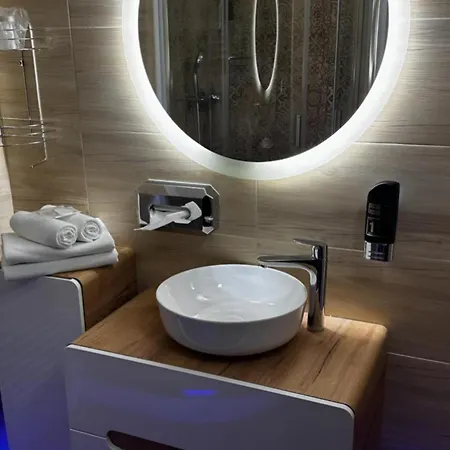 Otel Wx 3*